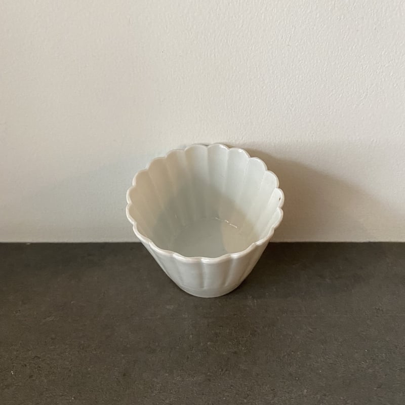 古伊万里白磁菊形猪口 | ～骨董のある暮らし～ 古伊万里 晴