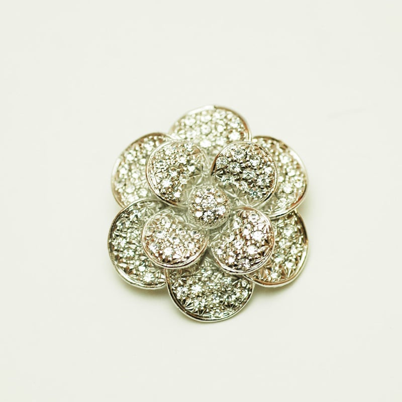 スワロフスキーストーンカメリアブローチ Camellia Brooch