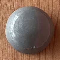 【1点もの】マカロンブローチ「煤」