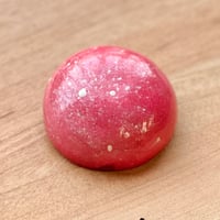 【１点もの】マカロンブローチVARIE「撫子桜」
