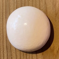 【1点もの】マカロンブローチ「灰桜」