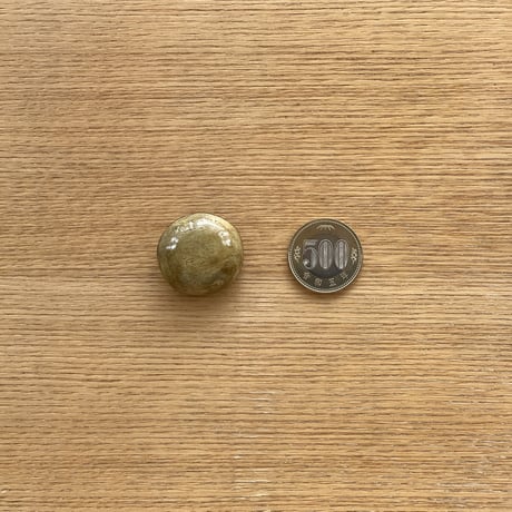 【１点もの】マカロンブローチmini「朽葉色」