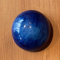【1点もの】マカロンブローチ「瑠璃色（るりいろ）」