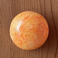 【１点もの】マカロンブローチ「カーネリアン」