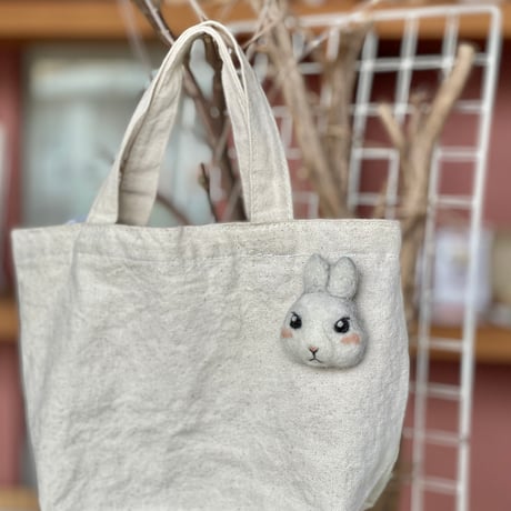 【1点もの】羊毛ブローチ「うさぎ」