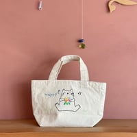 【１点もの】ねこの刺繍入り ミニトートバッグ「Happy!」