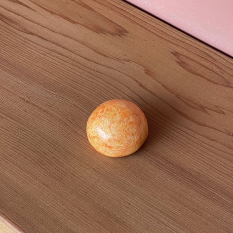 【１点もの】マカロンブローチ「カーネリアン」