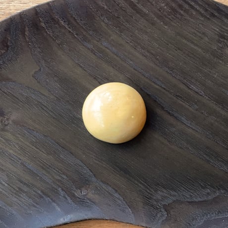 【１点もの】マカロンブローチ「花葉色」