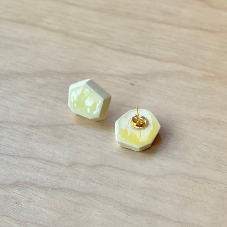 【1点もの】リトスピアス「レモンイエロー」