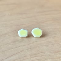 【1点もの】リトスピアス「レモンイエロー」