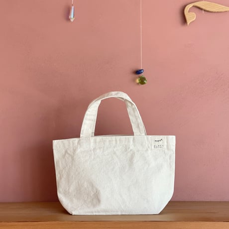 【１点もの】ねこの刺繍入り ミニトートバッグ「Happy!」
