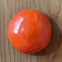 【1点もの】マカロンブローチ「赤橙」