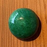 【1点もの】マカロンブローチ「常盤（ときわ）」