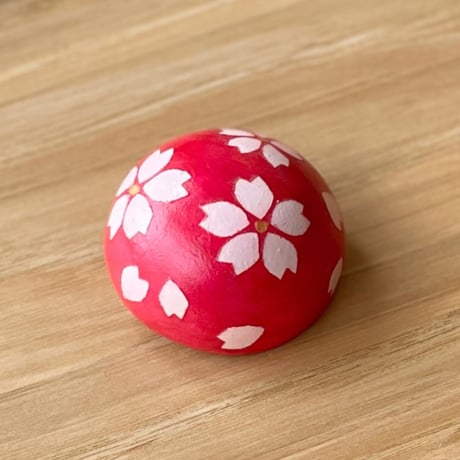 【１点もの】マカロンブローチVARIE「桜・赤」