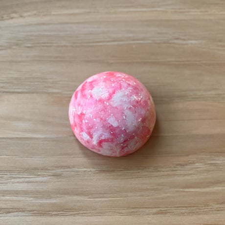 【１点もの】マカロンブローチVARIE「ヤマザクラ」