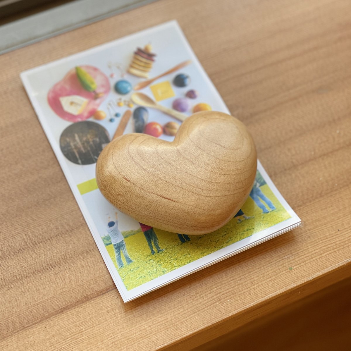 1点もの】ハートのペーパーウエイト（メープル）S/N:02 | フラッグス