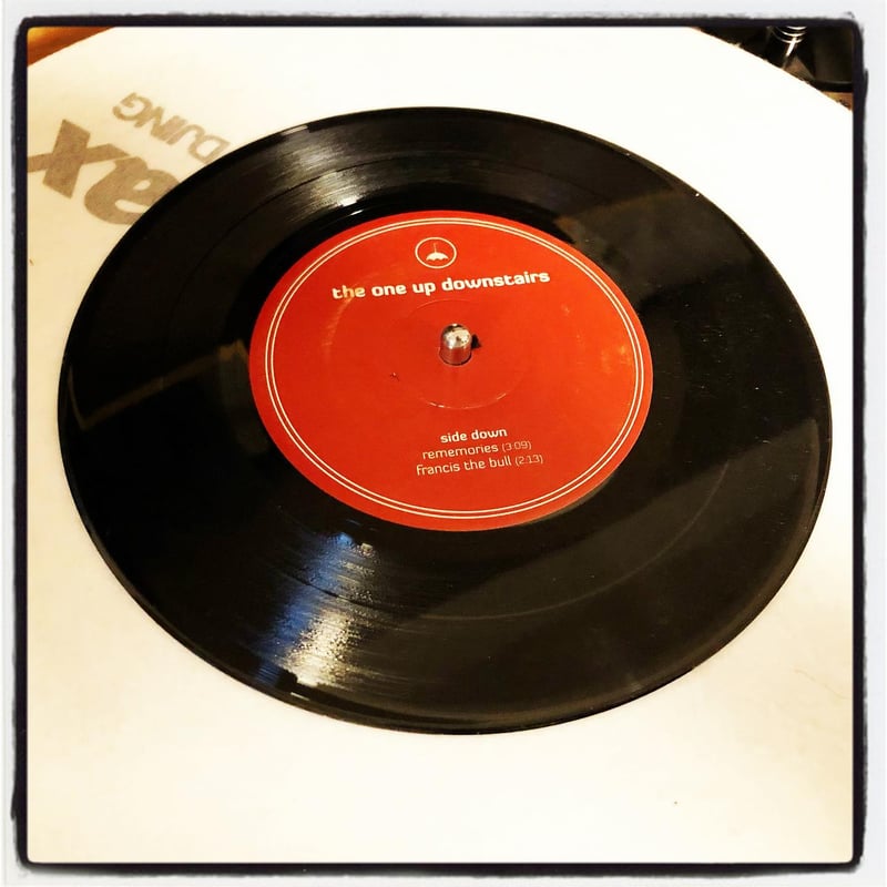 the one up downstairs 『S/T』(7inch) (DLコード付) | T
