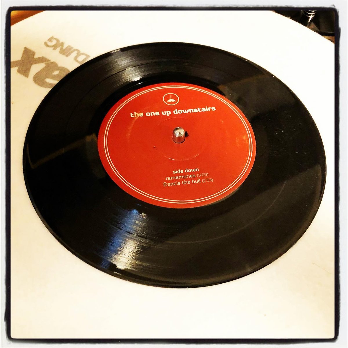 the one up downstairs 『S/T』(7inch) (DLコード付) | T