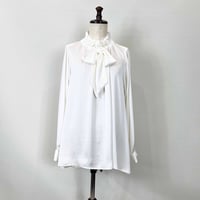 リボンブラウス