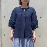 ボルーアブラウス（リボンあり）