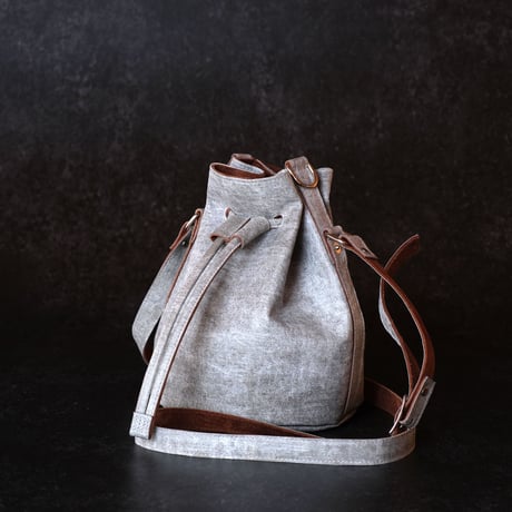 Bucket shoulder bag