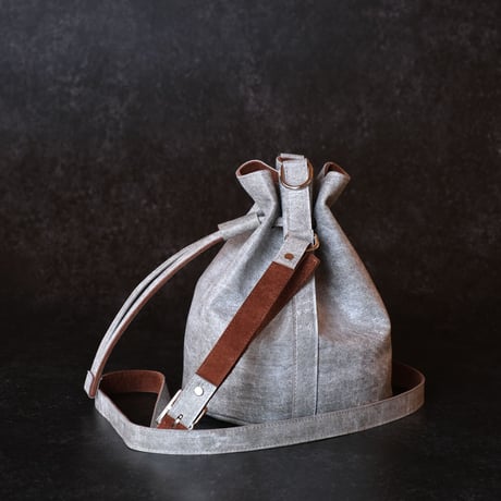 Bucket shoulder bag