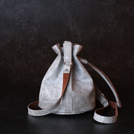 Bucket shoulder bag