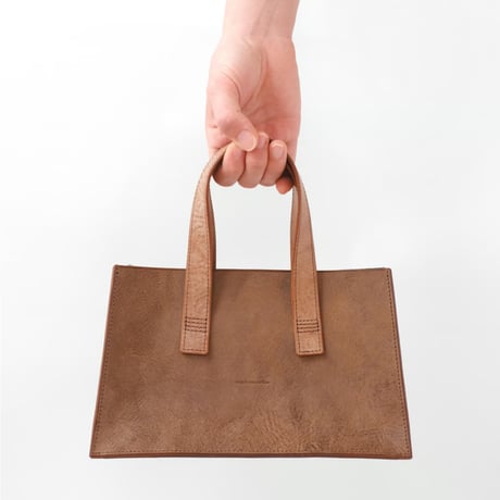ba2319 / Trapezium hand bag