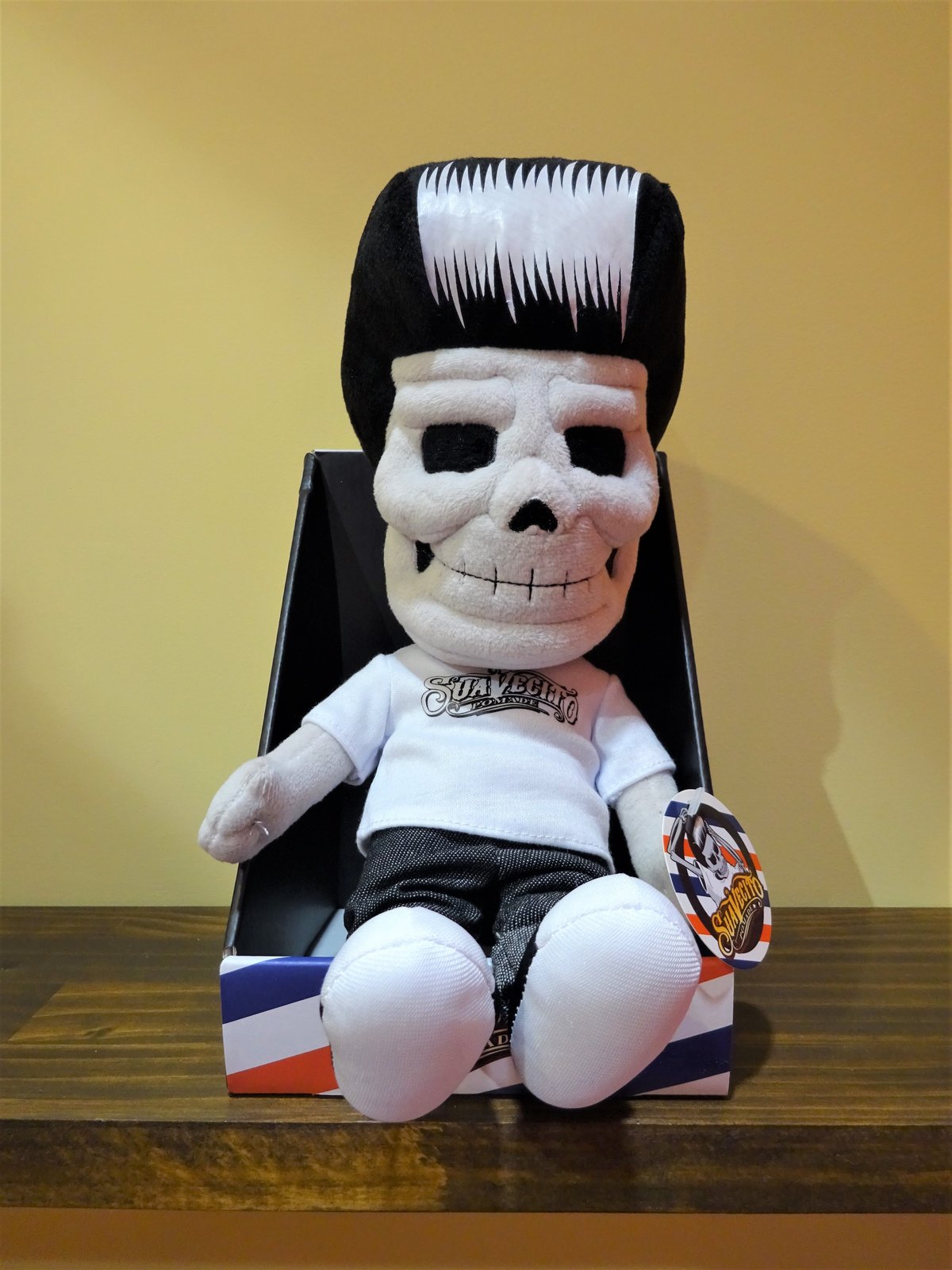 SUAVECITO Mascot | PINUP MOM