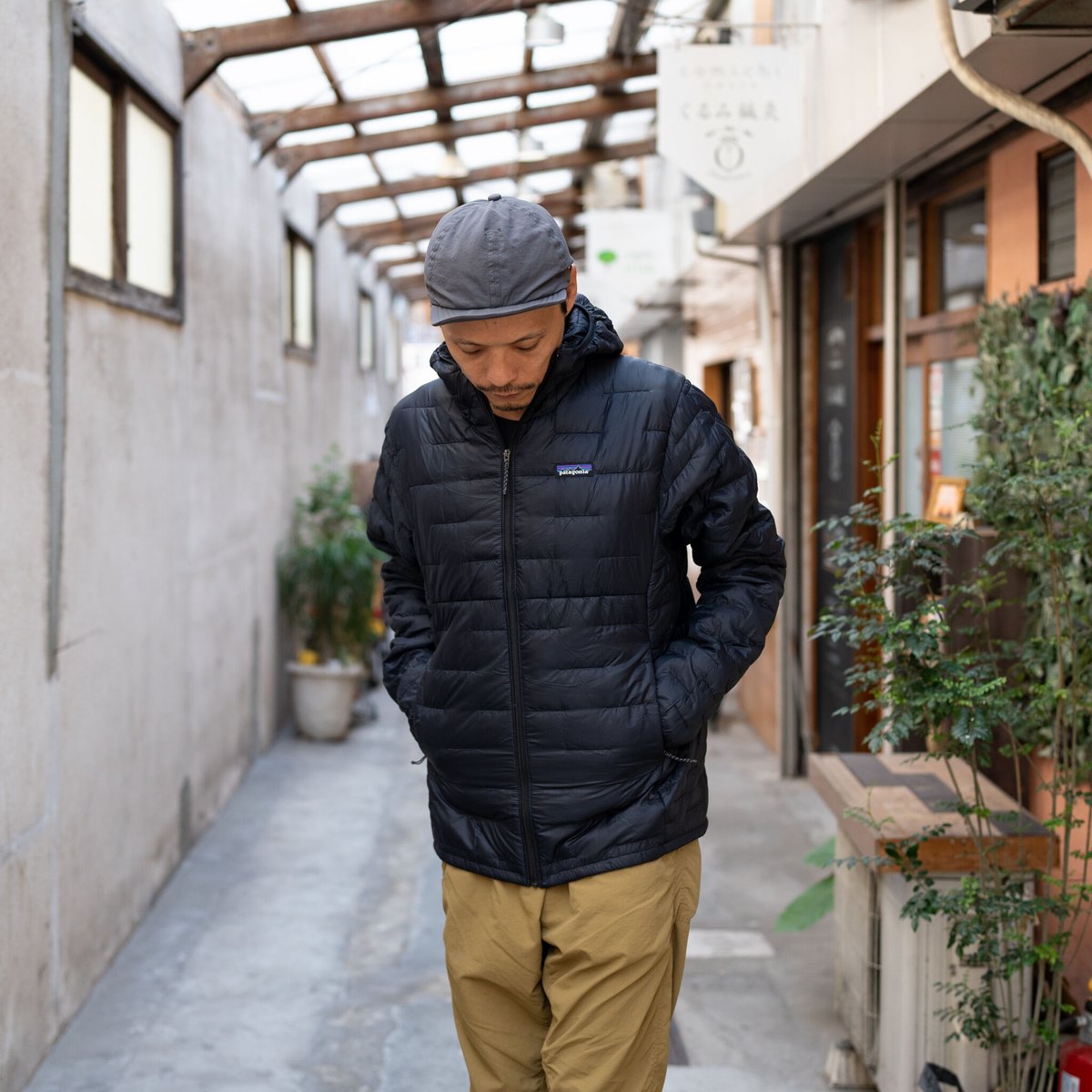 美品❗️patagonia M メンズ・マイクロ・パフ・フーディ　ブラック パタゴニアメンズ・マイクロ・パフ・フーディ