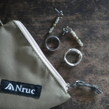 Nruc ヌルク ／ ROBERTO POUCH