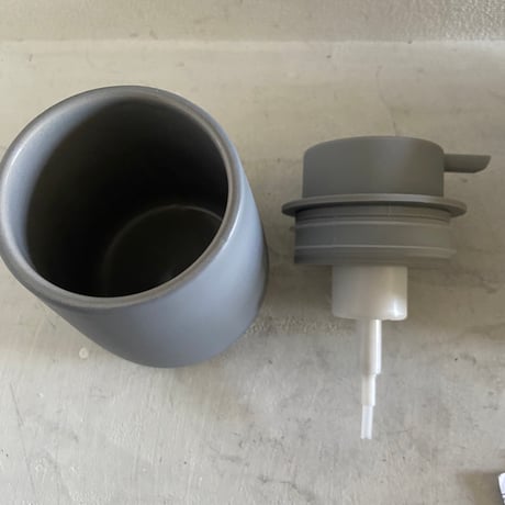 マットな質感のソープディスペンサー　泡タイプ