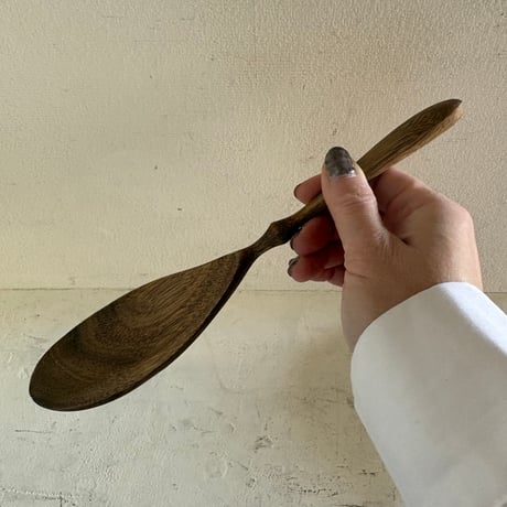 アカシアの木で作ったクラシカルなフォルムのサーブスプーン&フォーク