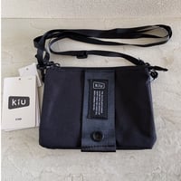kiu エチケットポーチ　ブラック