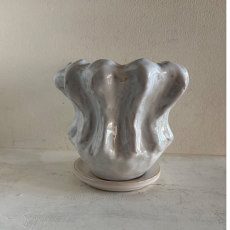 Monochrome Pot B-M White