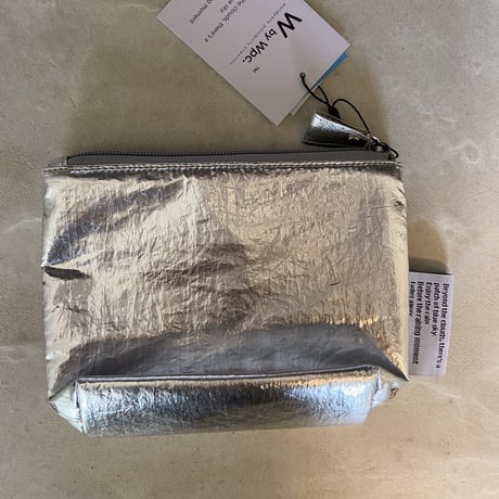 SHINY POUCH シャイニーポーチ　シルバー