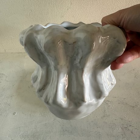 Monochrome Pot B-M White