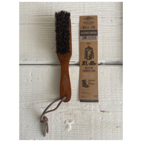 CLOTHES BRUSH