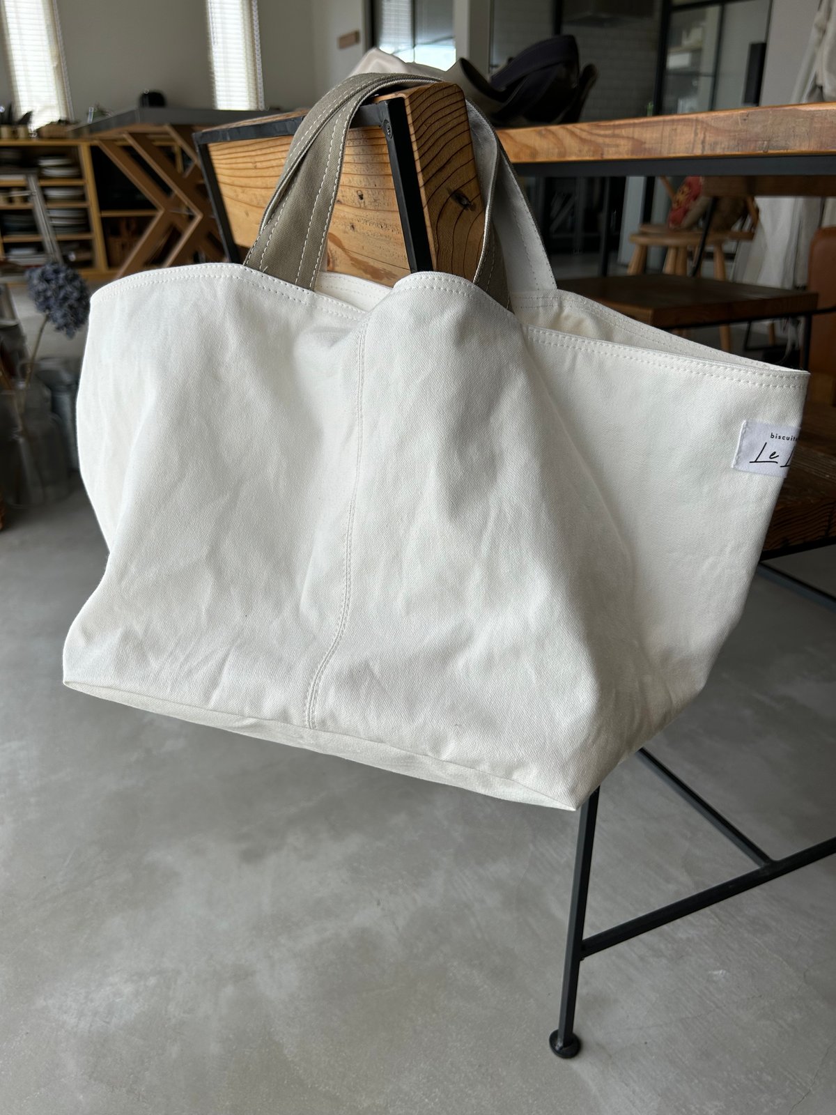 前マチトートバッグ | biscuiterie Le Lin