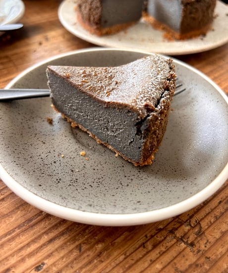 黒胡麻のチーズケーキ