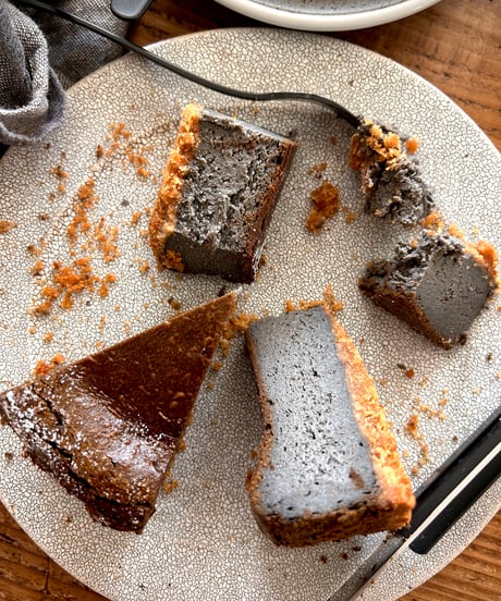 黒胡麻のチーズケーキ