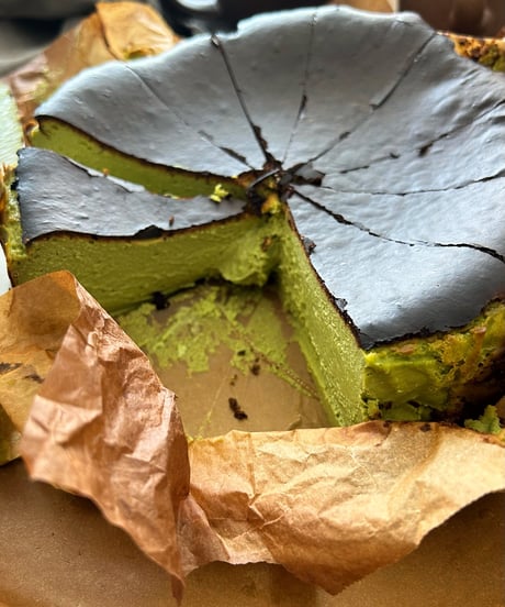 抹茶のバスクチーズケーキ