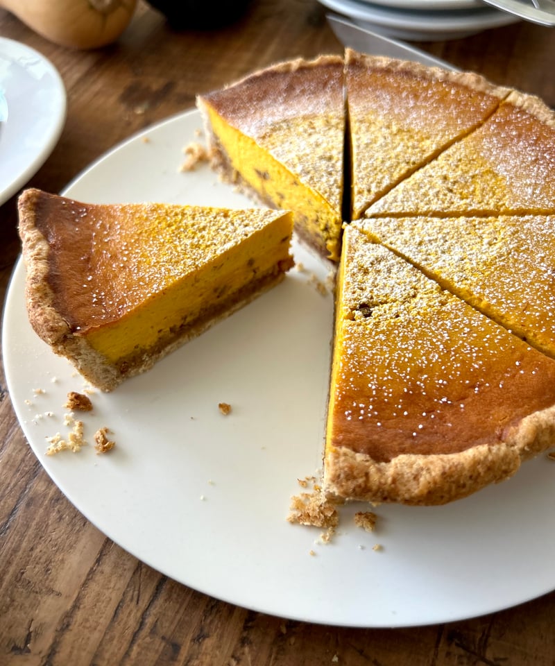 パンプキンタルトケーキ×アイス×ベルカちゃん　チャーム　Bell＊Cafe パンプキンタルトケーキ×アイス×ベルカちゃん チャーム Bell＊Cafe