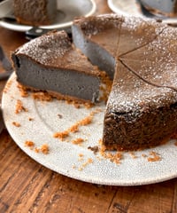 黒胡麻のチーズケーキ