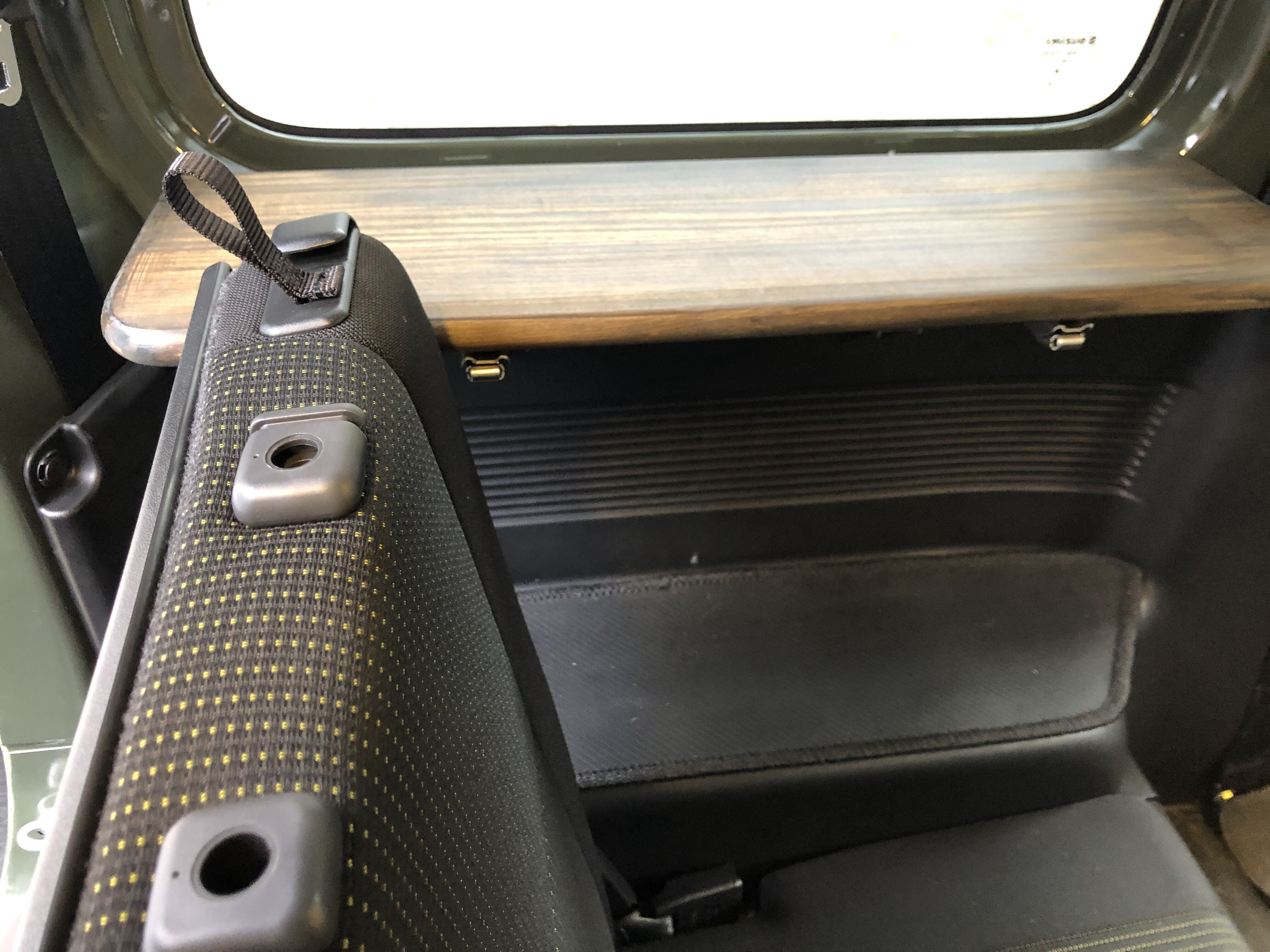 新型ジムニー　jb64 jb74 サイドテーブル　折り畳み式　助手席後ろ側用 original