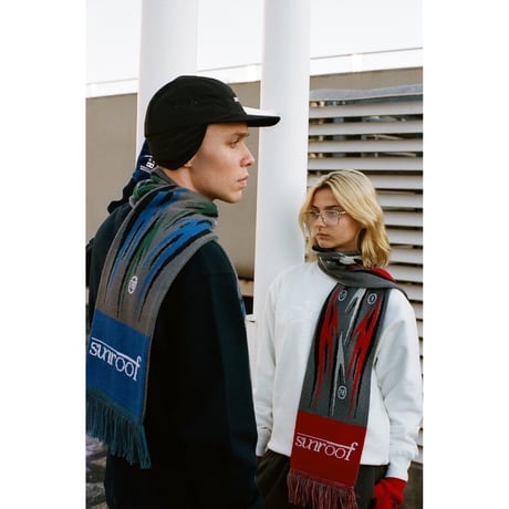 "SRF racing car decal graphic" reversible knit muffler (RED)