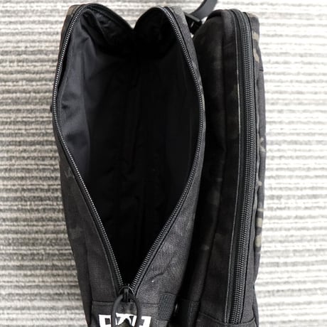【MULTICAMBLACK】D×D GOLF MONSTERS × BRIEFING GOLF シューズケース SEPARATE SHOES CASE DxD