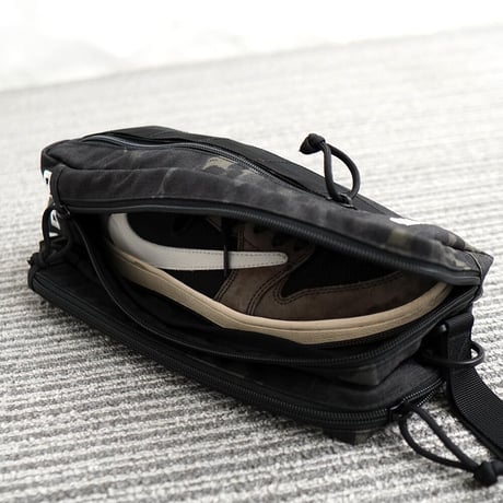 【MULTICAMBLACK】D×D GOLF MONSTERS × BRIEFING GOLF シューズケース SEPARATE SHOES CASE DxD