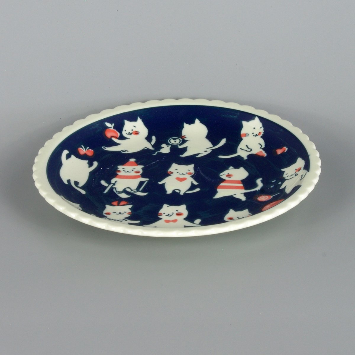 あいねこ 金線幾何文平皿と豆皿(酒盃) 他一点(写真12番目) あい