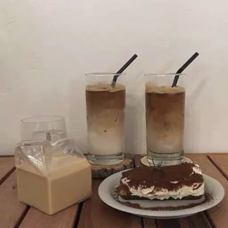 牛乳パック型グラス